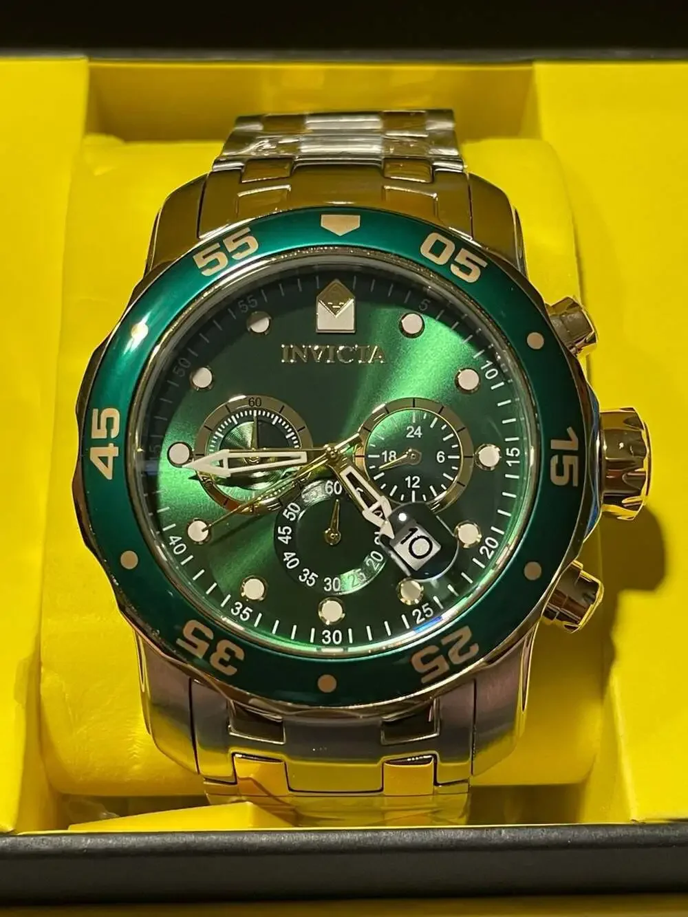 Invicta Pro Diver SCUBA Men’s Watch 48mm Steel Gold Green 40191